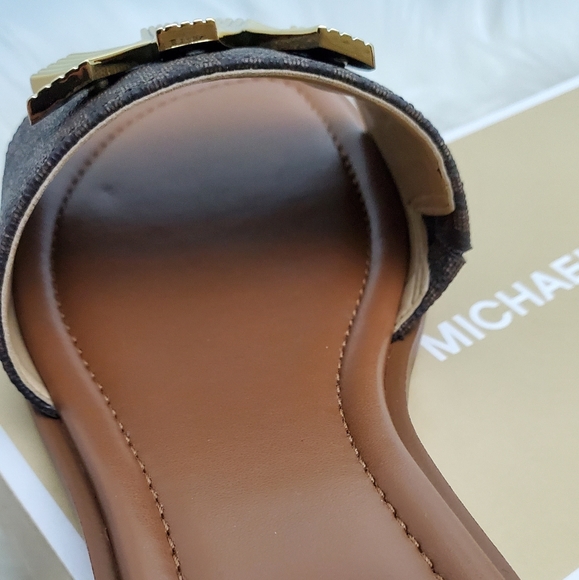 Michael Kors slide - Picture 4 of 4
